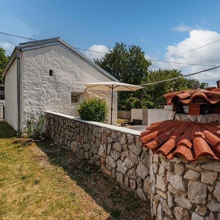 Charming Studio With Hot Tube, Terrace, Barbecue And Garden Kraljevica Kültér fotó