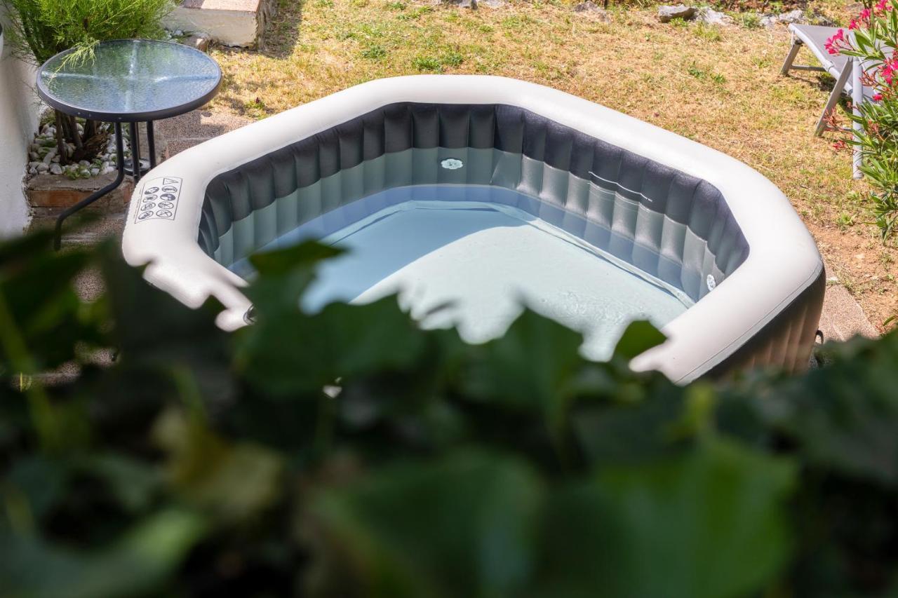 Charming Studio With Hot Tube, Terrace, Barbecue And Garden Kraljevica Kültér fotó